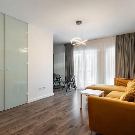 Belvedere Sky Modern 2br דירה *